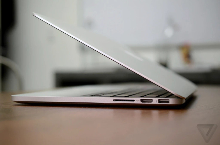 مک بوک پرو ریتینا i7 n3 ram 16 ssd256 استوک شو روم بدون کارکرد با 12 ماه گارانتی macbook pro