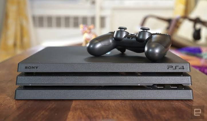 کنسول بازی سونی PS4 Pro | حافظه 1 ترابایت استوک شو روم بدون کارکرد فول بازی کپی خور می باشد 12 ماه گارانتی ماکان پی سی تعمیراتی رایگان